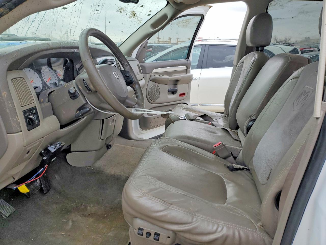 2004 DODGE RAM 1500 ST photo 7