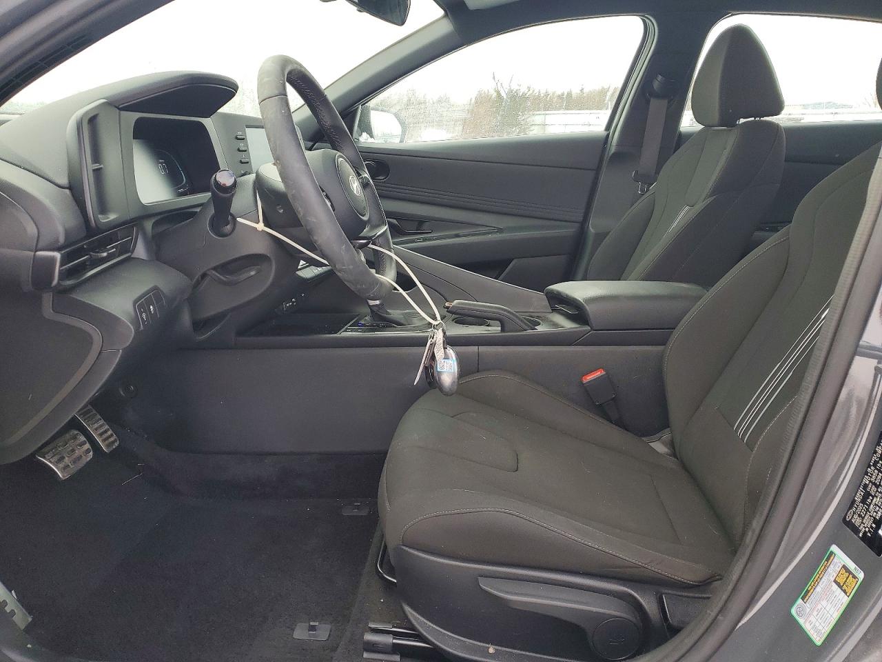2025 HYUNDAI ELANTRA SEL SPORT photo 7