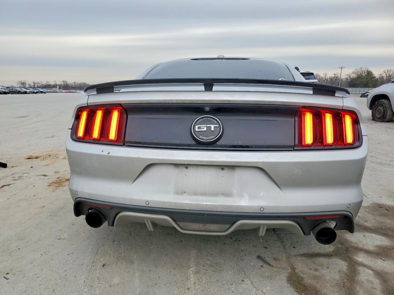 2016 FORD MUSTANG GT photo 16