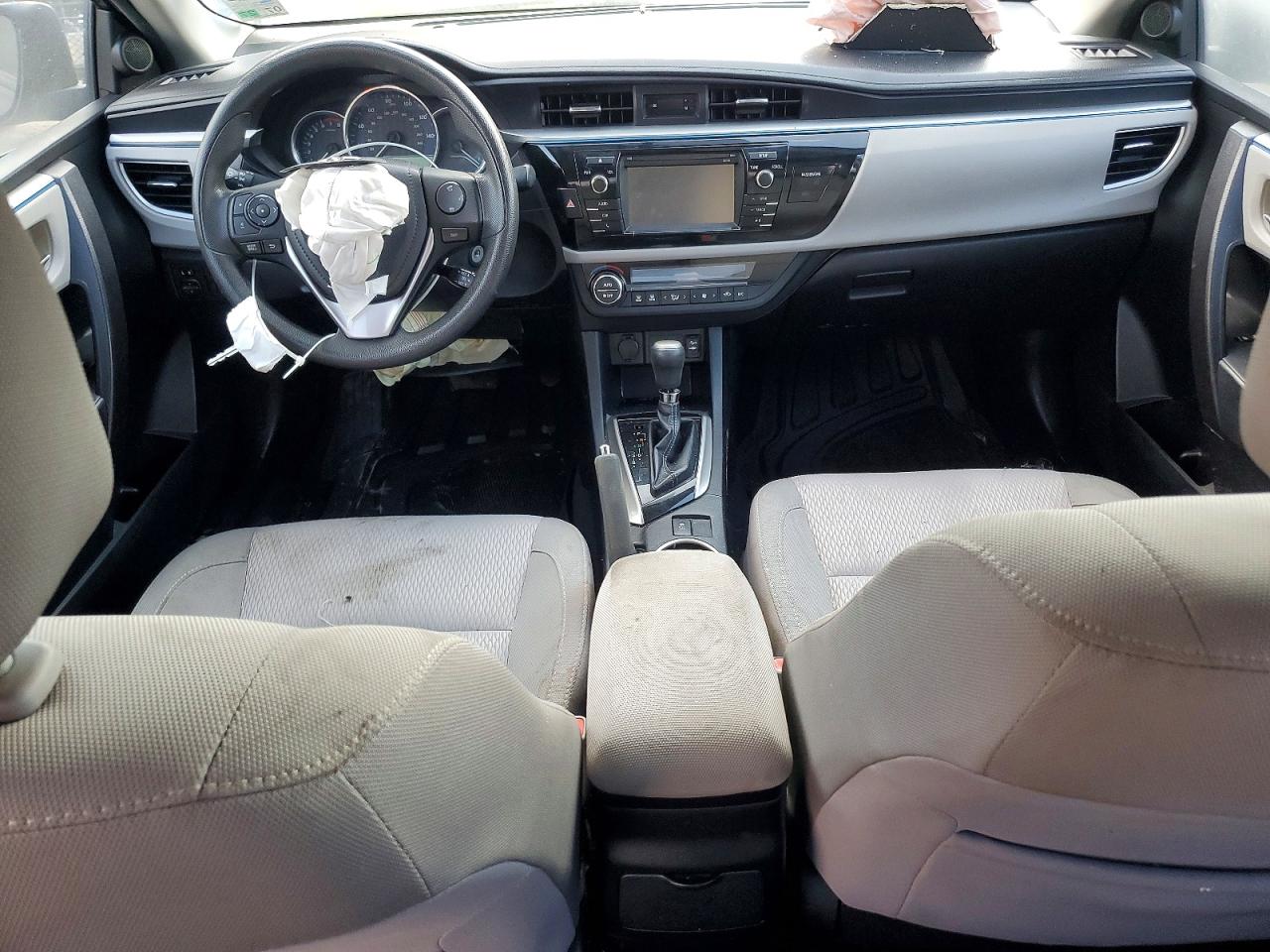2015 TOYOTA COROLLA L photo 8