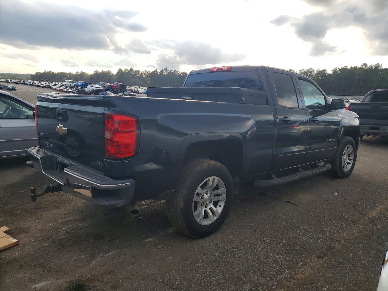 2018 CHEVROLET SILVERADO C1500 LT photo 3