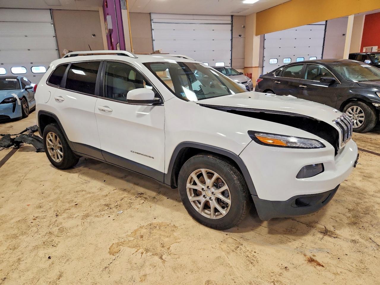 2015 JEEP CHEROKEE LATITUDE photo 4
