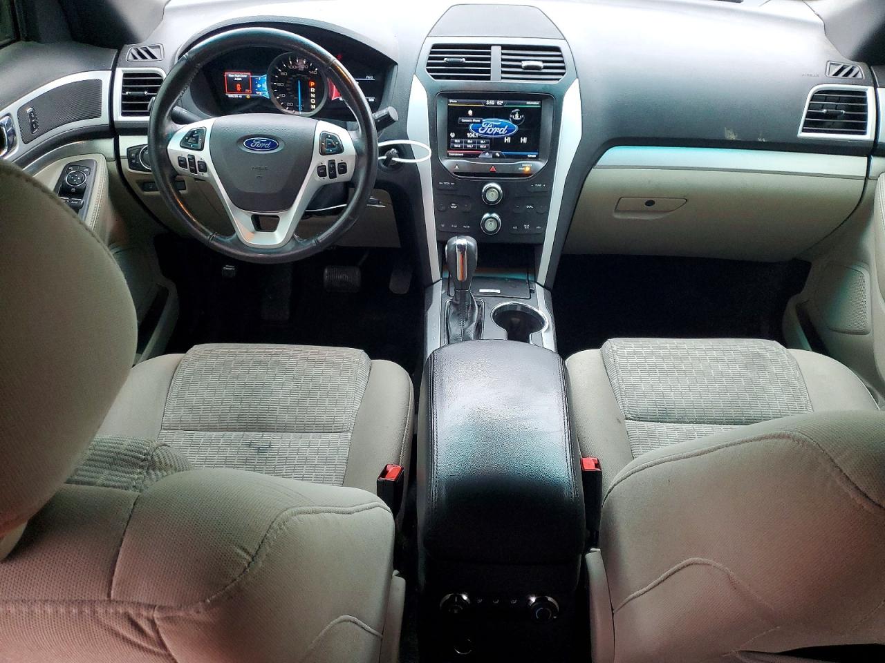 2015 FORD EXPLORER XLT photo 8