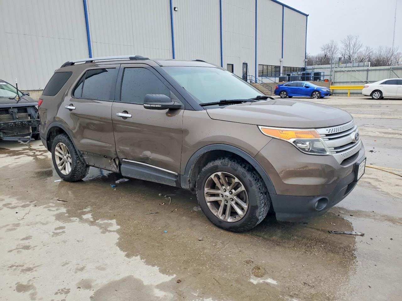 2015 FORD EXPLORER XLT photo 4