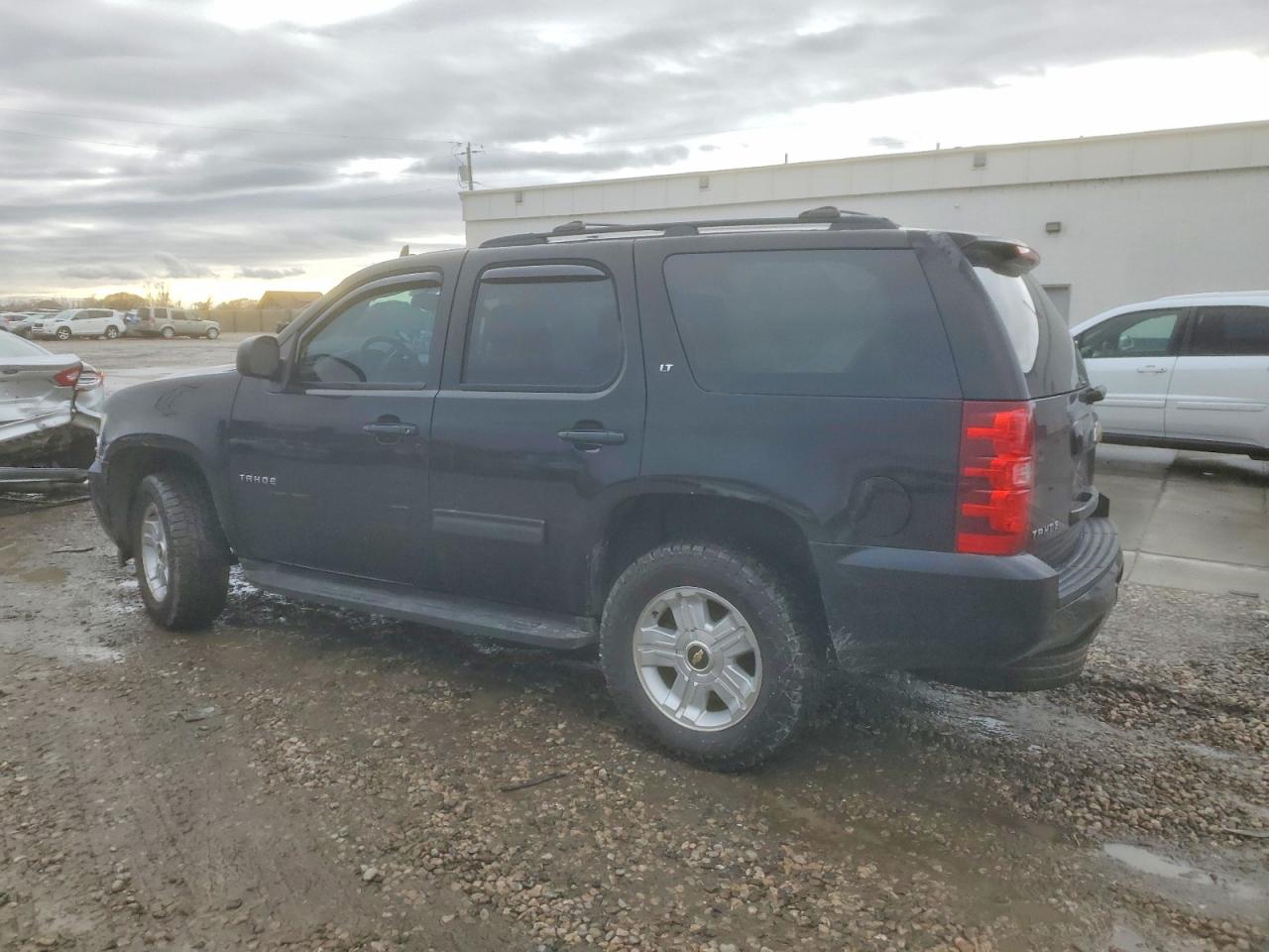 2011 CHEVROLET TAHOE K1500 LT photo 2