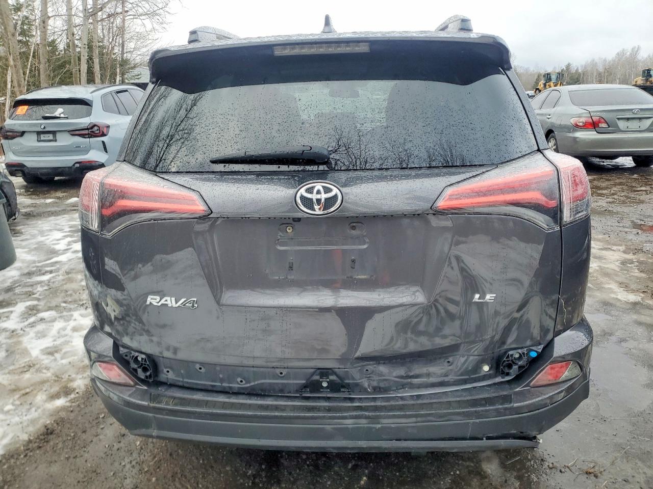 2018 TOYOTA RAV4 LE photo 6