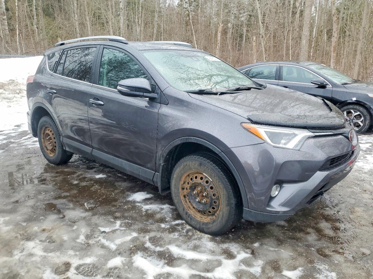2018 TOYOTA RAV4 LE photo 4