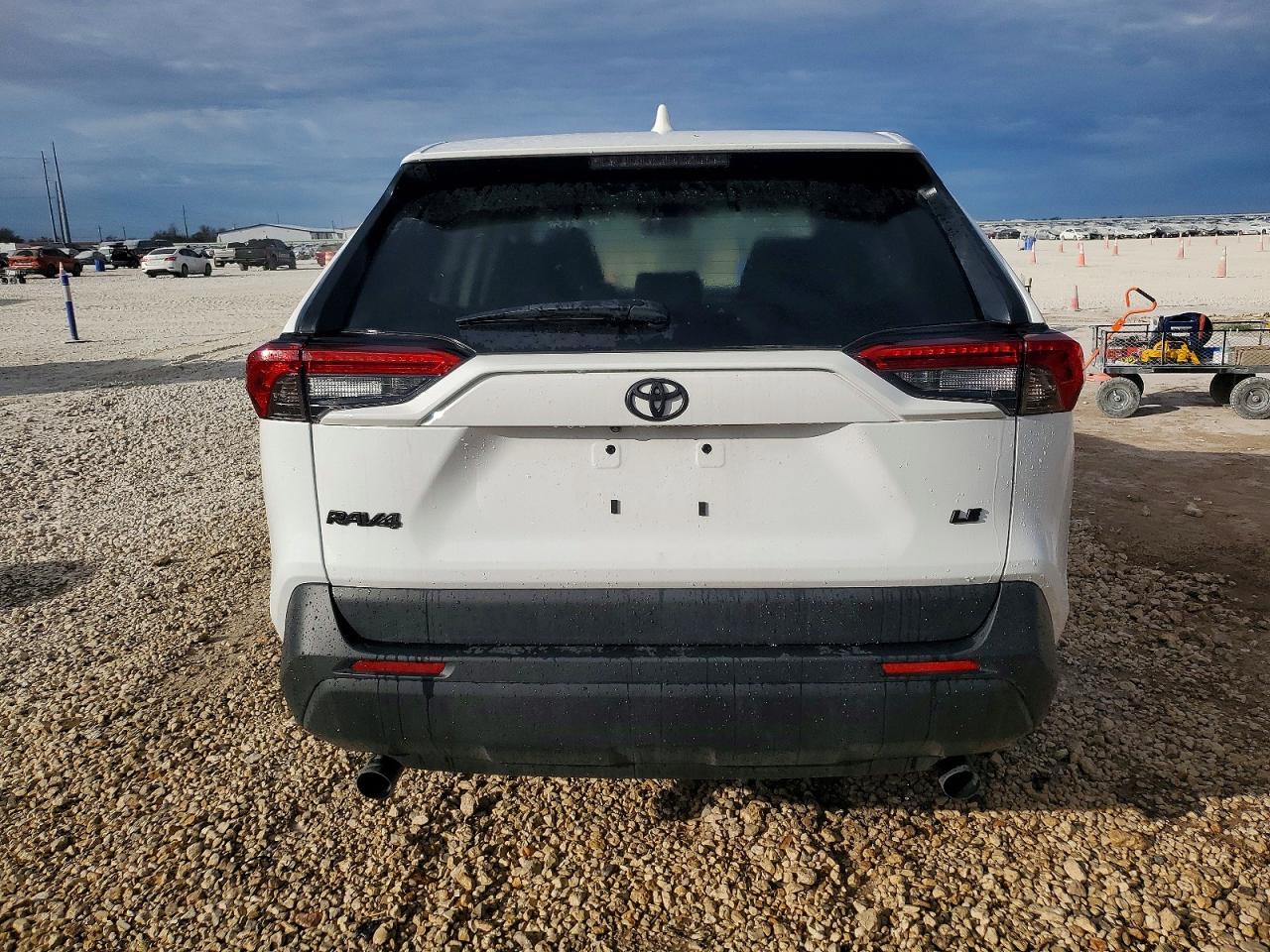 2025 TOYOTA RAV4 LE photo 16