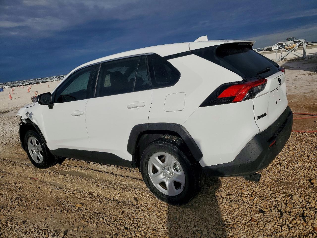 2025 TOYOTA RAV4 LE photo 4