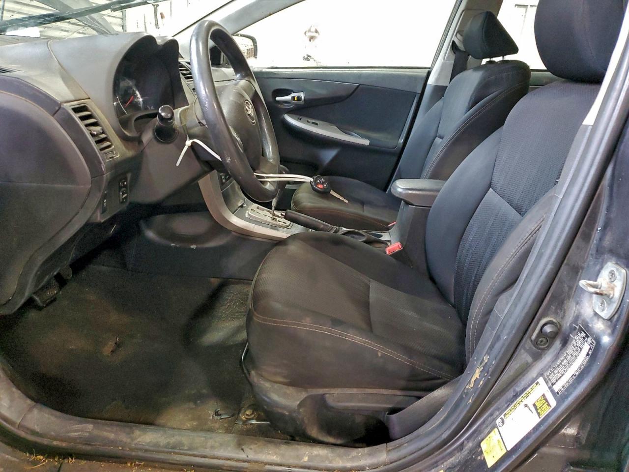 2013 TOYOTA COROLLA BASE photo 7