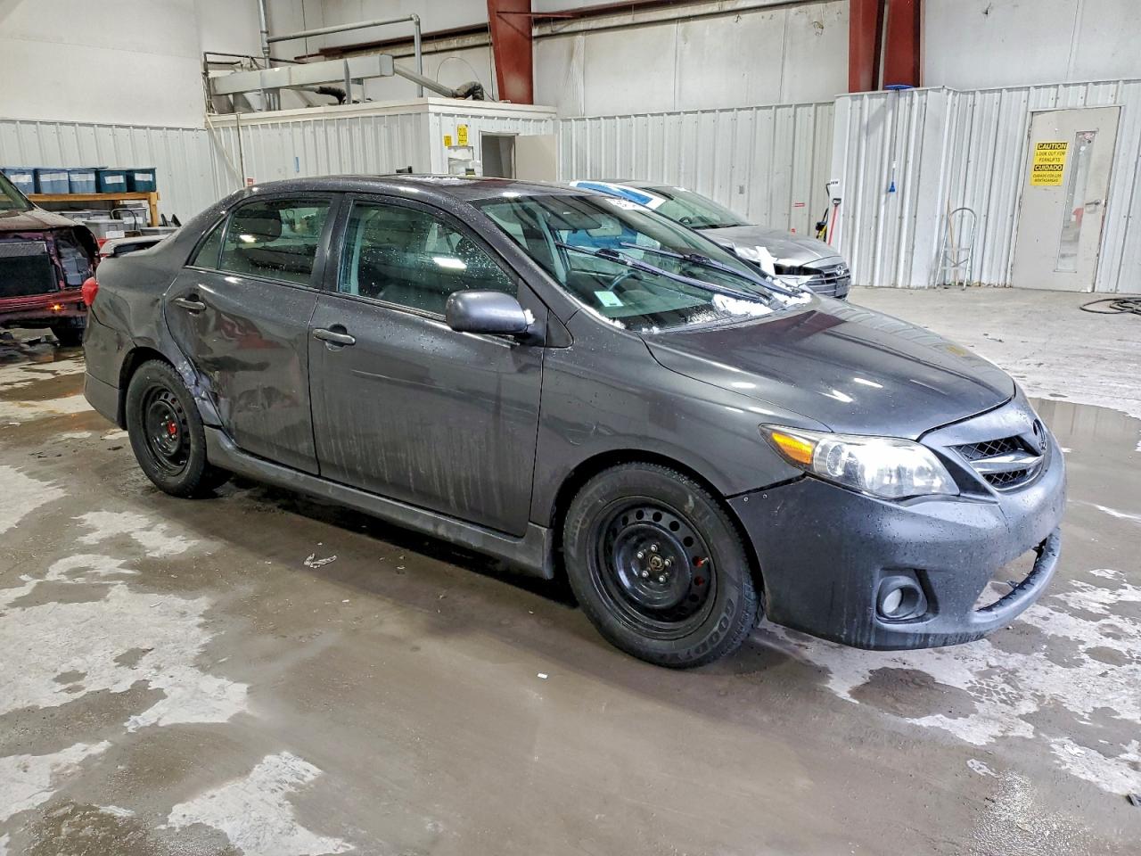 2013 TOYOTA COROLLA BASE photo 4