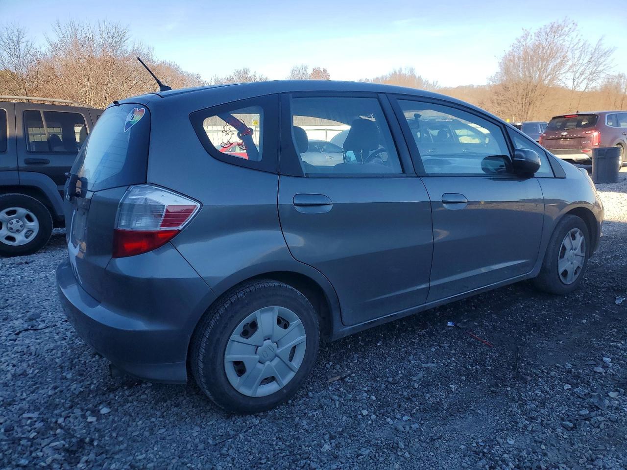 2013 HONDA FIT photo 3