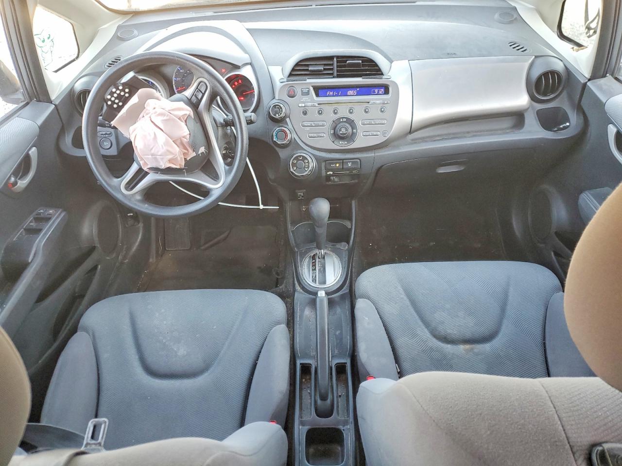 2013 HONDA FIT photo 8