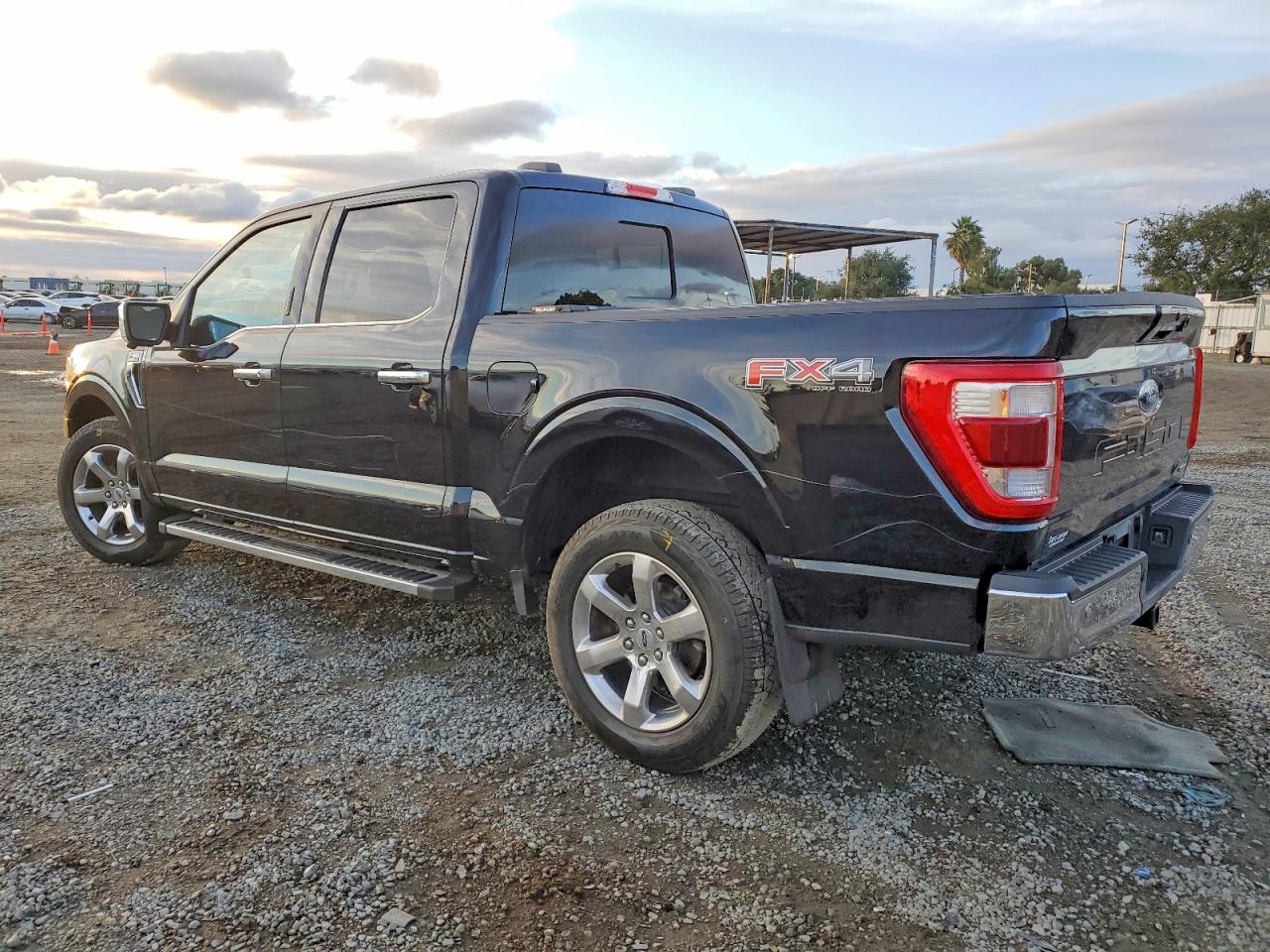 2023 FORD F150 SUPERCREW photo 2