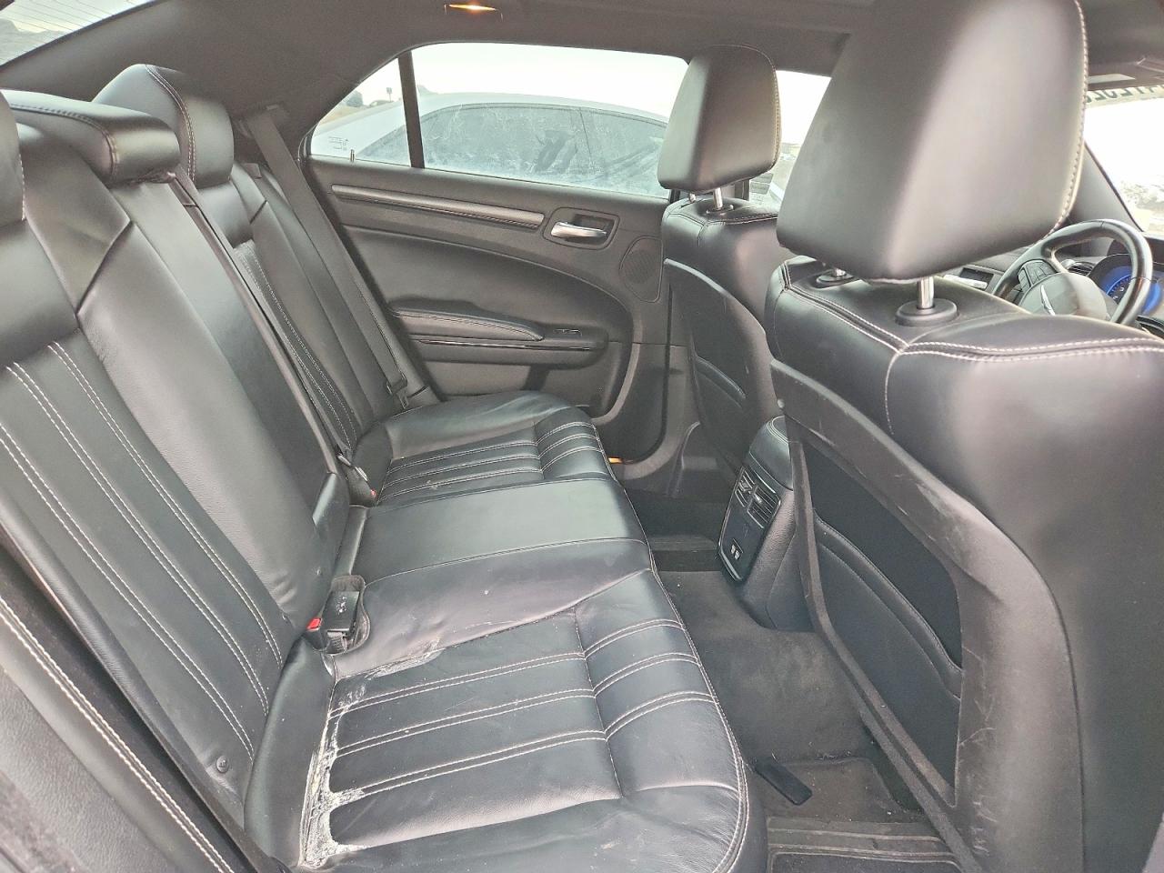 2015 CHRYSLER 300 S photo 10