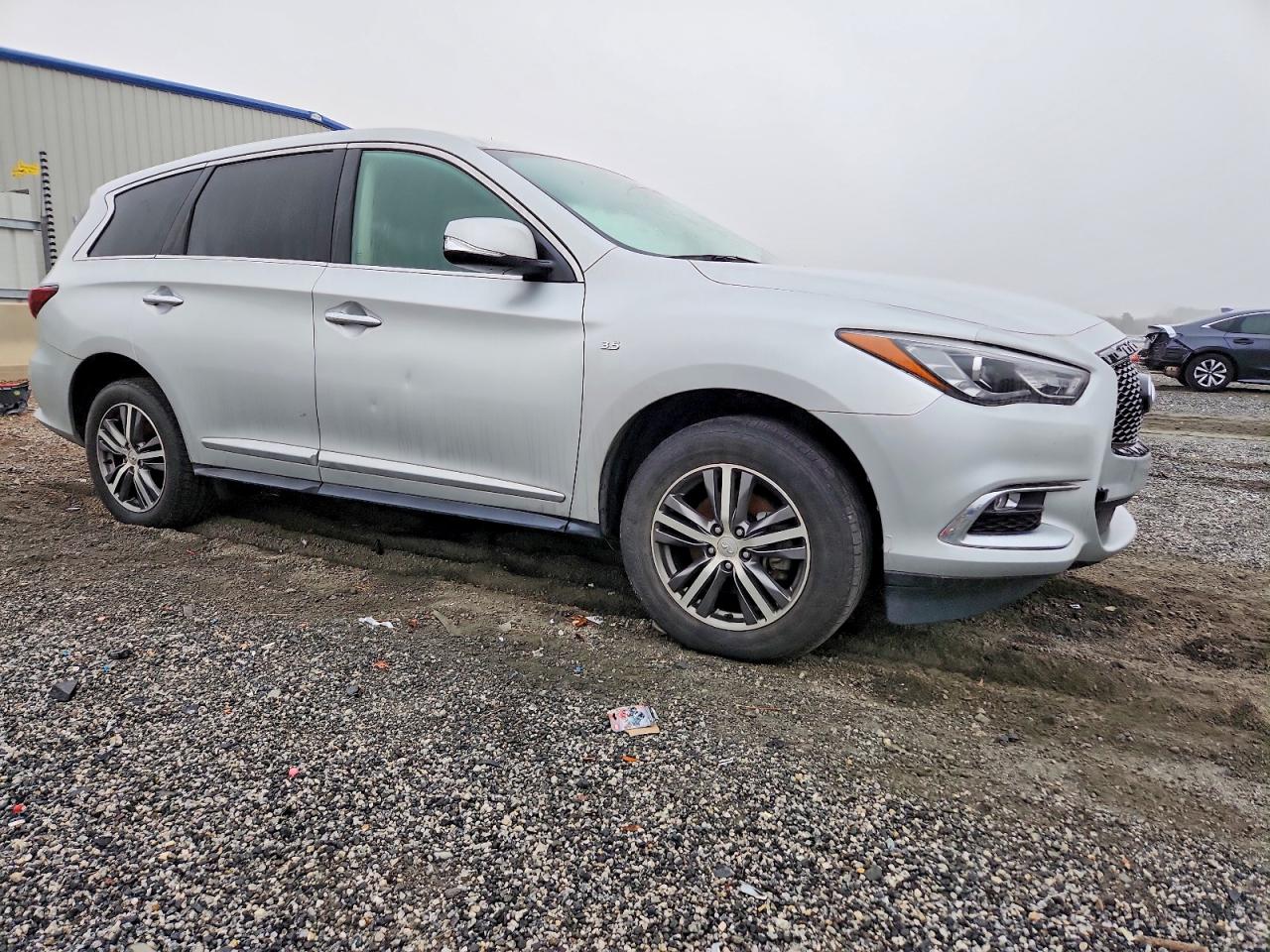 2020 INFINITI QX60 LUXE photo 4