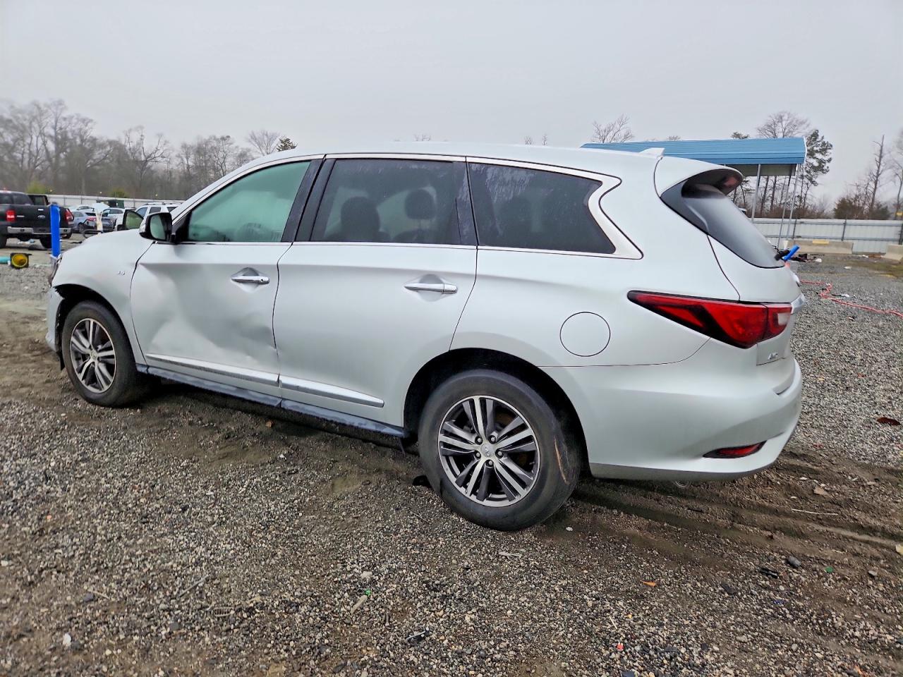 2020 INFINITI QX60 LUXE photo 2