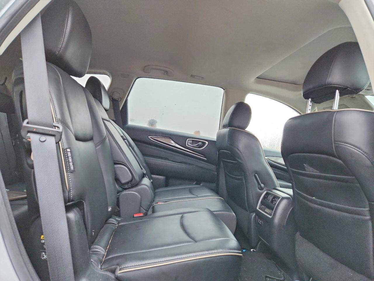 2020 INFINITI QX60 LUXE photo 10