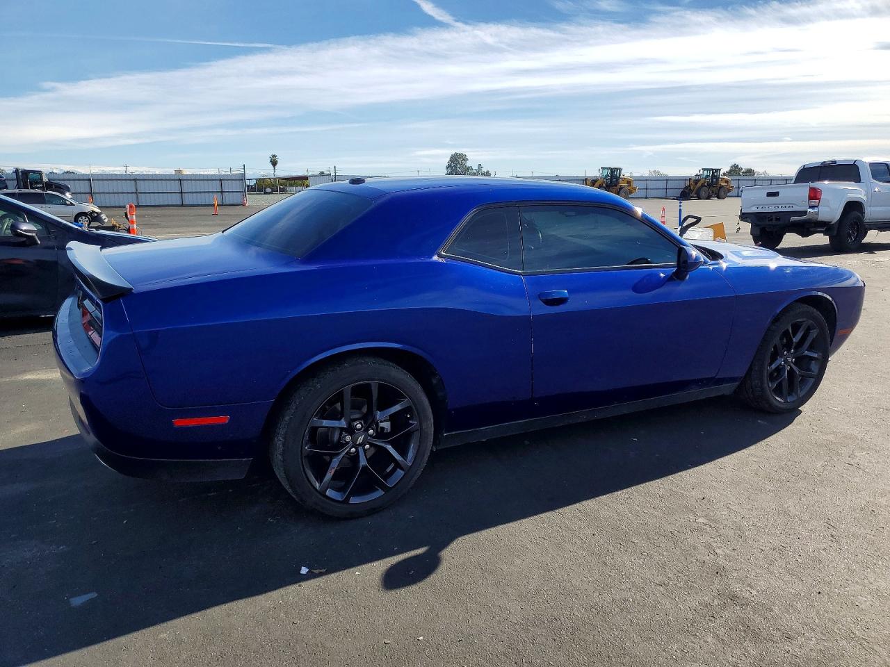 2022 DODGE CHALLENGER SXT photo 3
