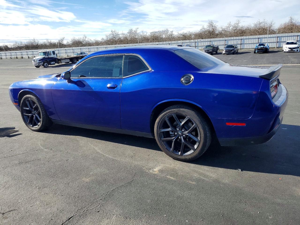 2022 DODGE CHALLENGER SXT photo 2