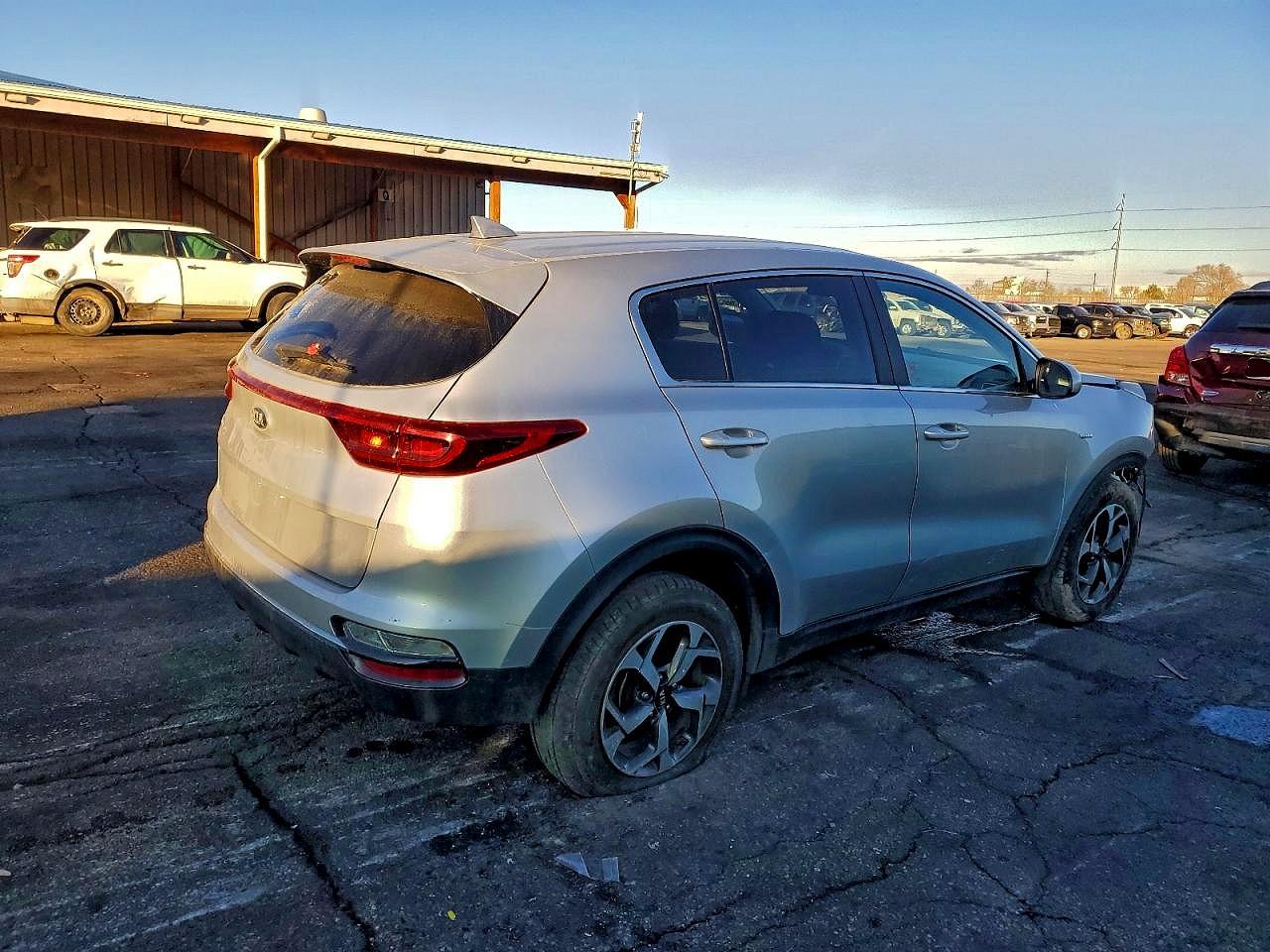 2021 KIA SPORTAGE LX photo 3