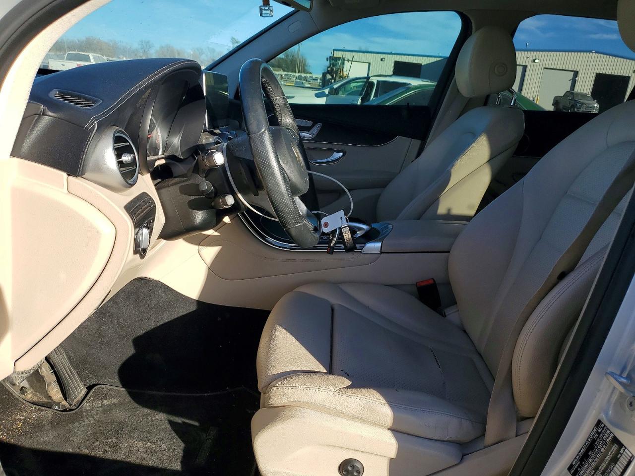 2016 MERCEDES-BENZ GLC 300 photo 13