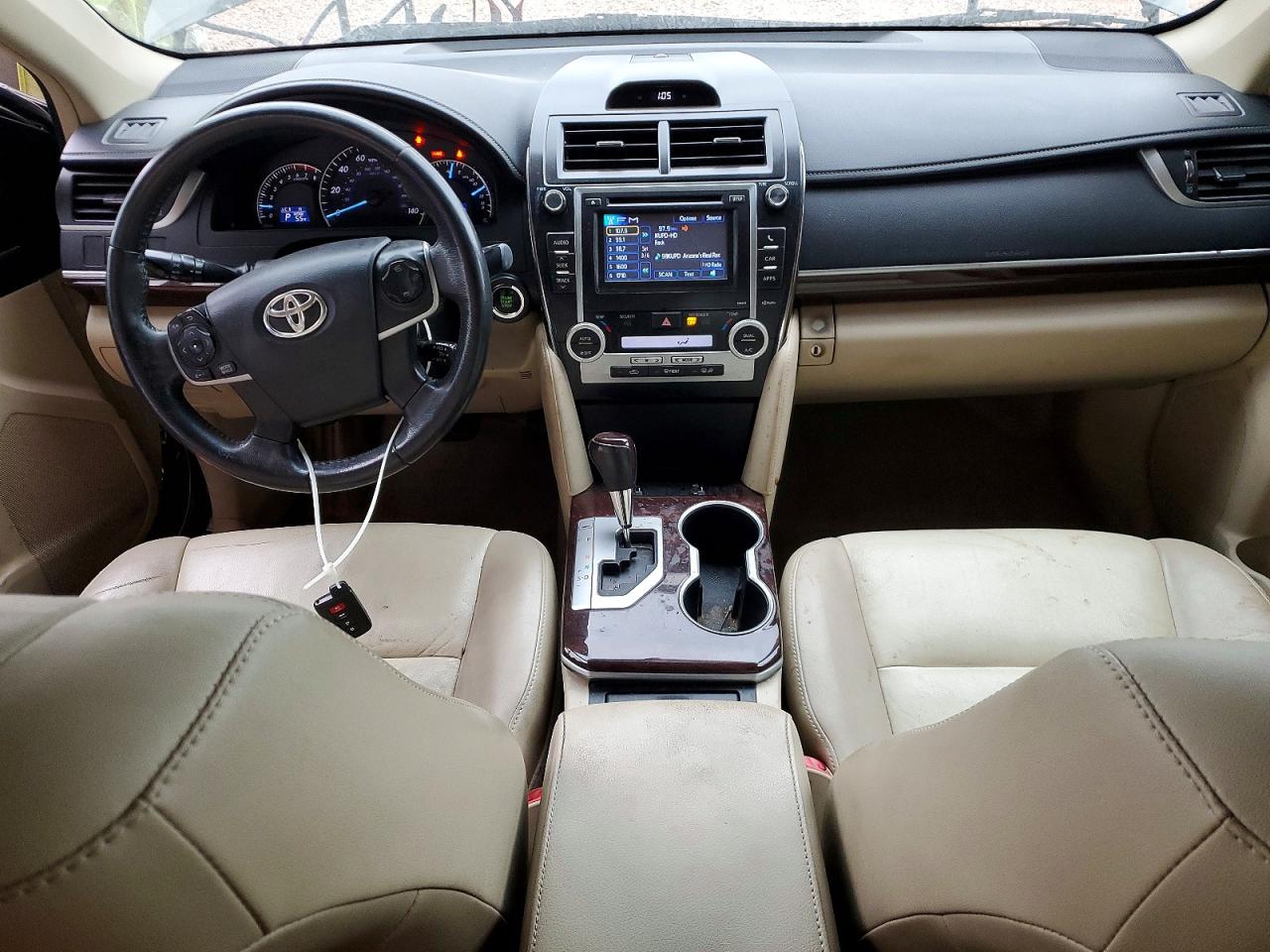 2014 TOYOTA CAMRY L photo 8