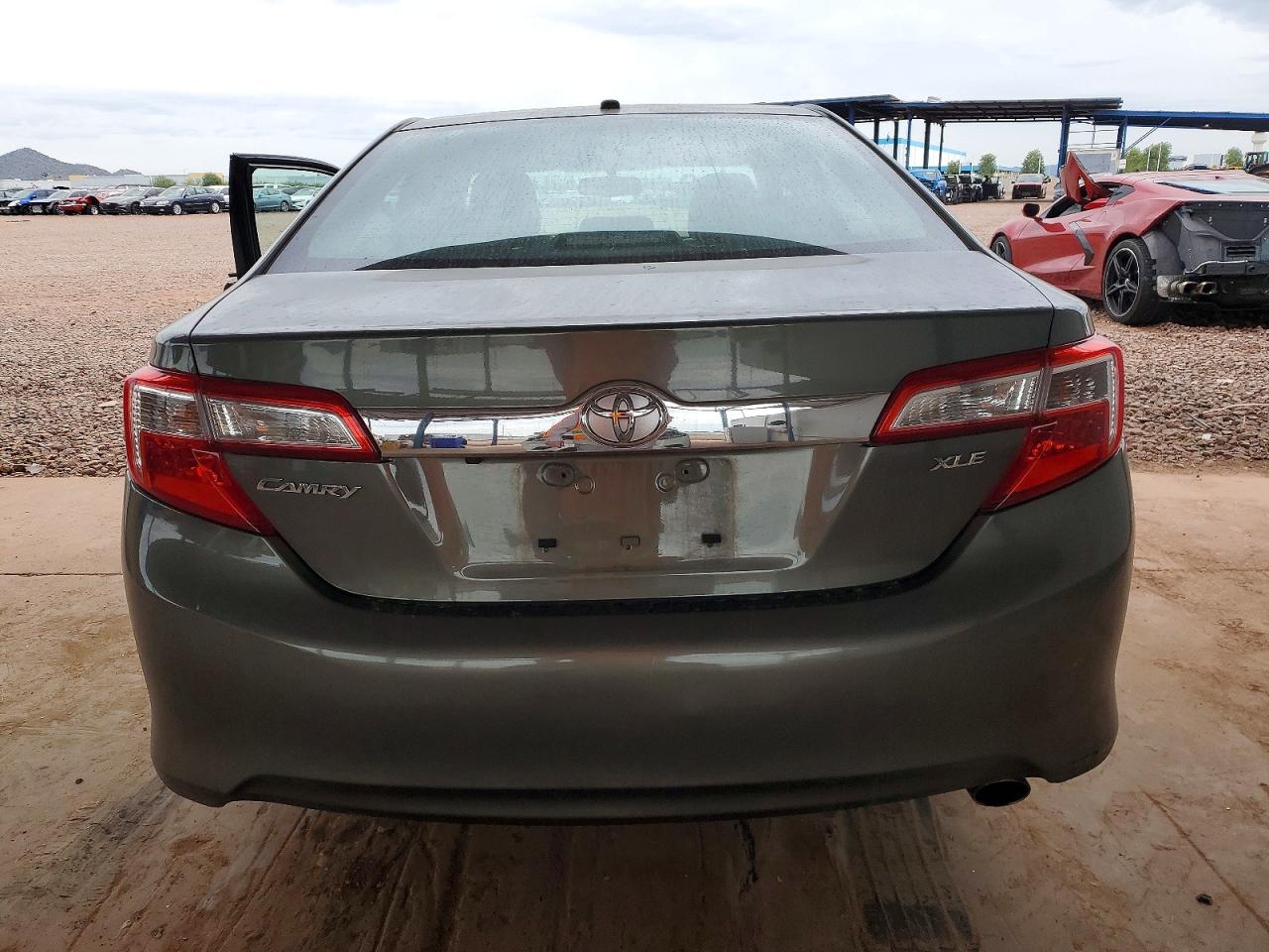 2014 TOYOTA CAMRY L photo 6