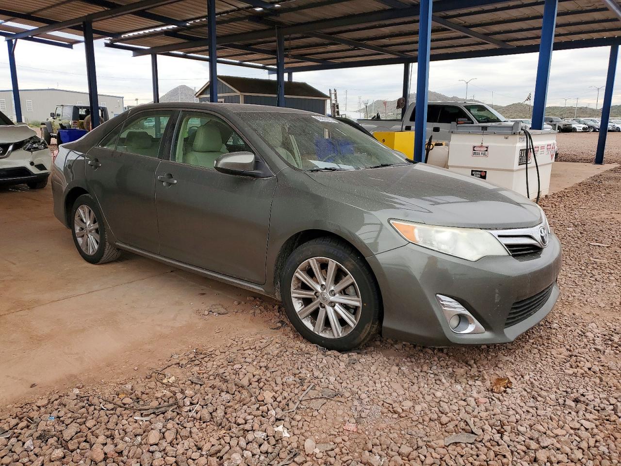 2014 TOYOTA CAMRY L photo 4