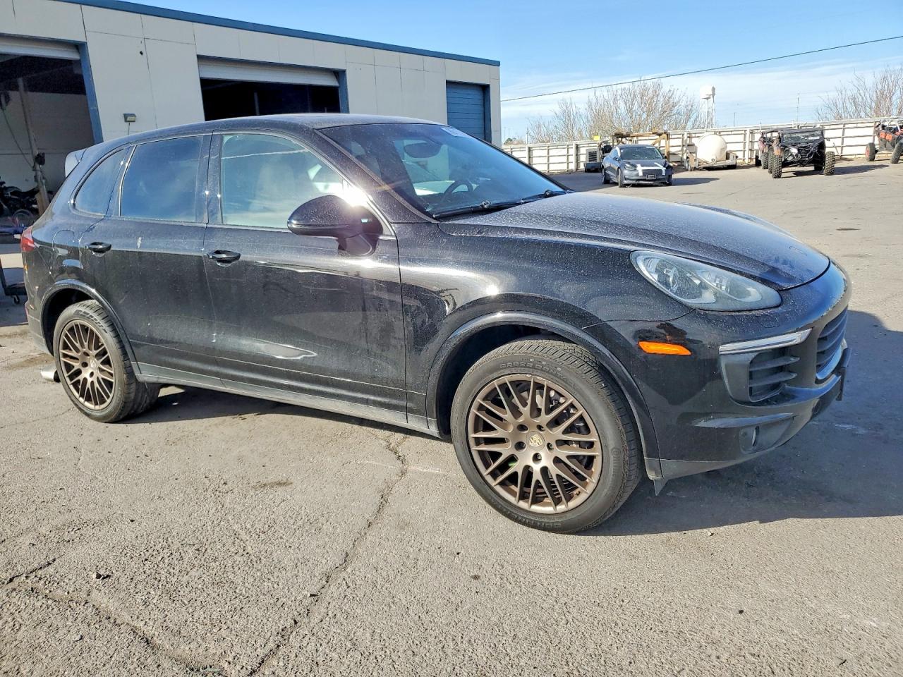 2017 PORSCHE CAYENNE photo 4