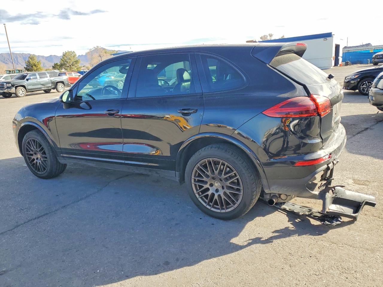 2017 PORSCHE CAYENNE photo 2