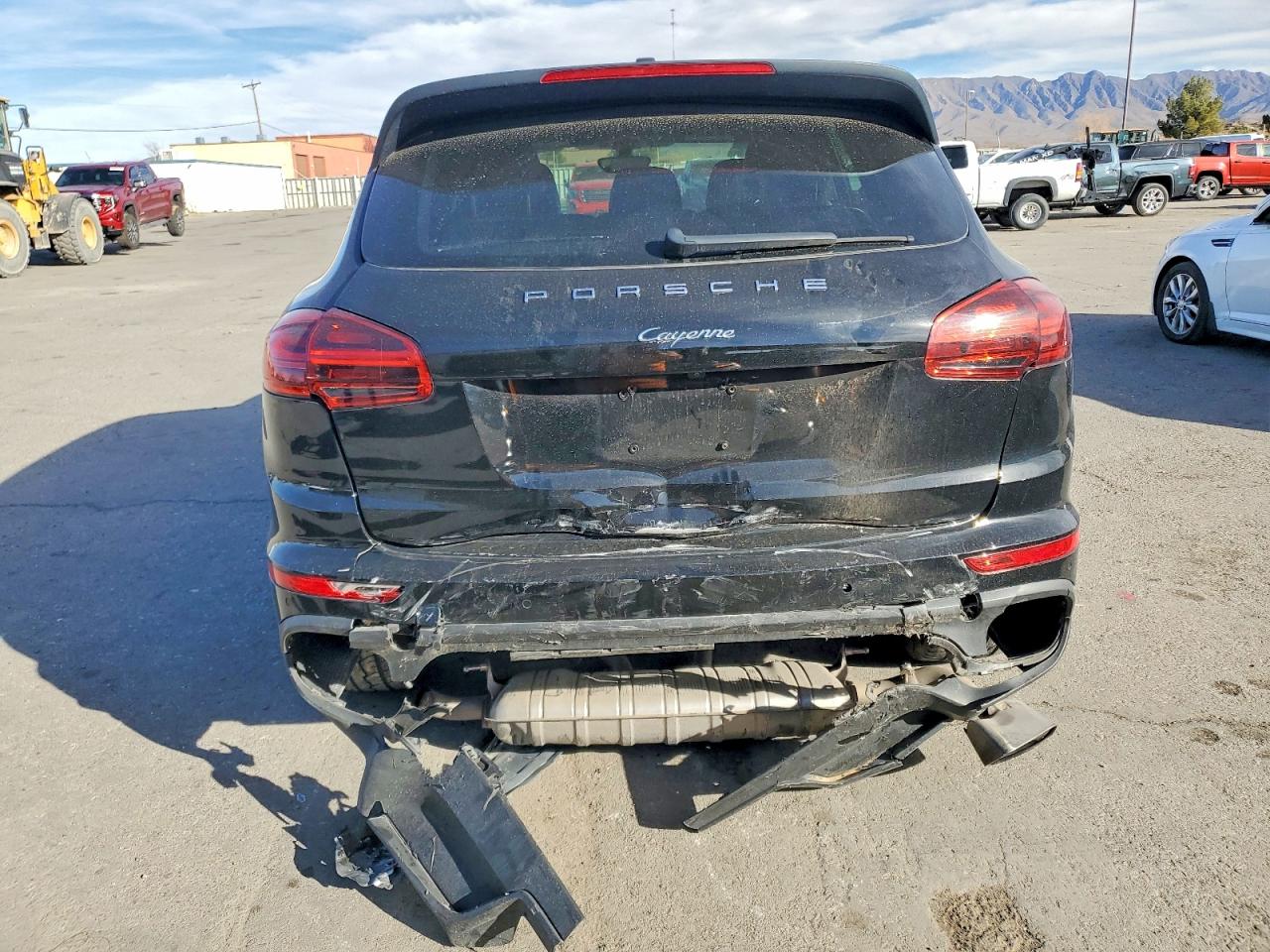 2017 PORSCHE CAYENNE photo 6