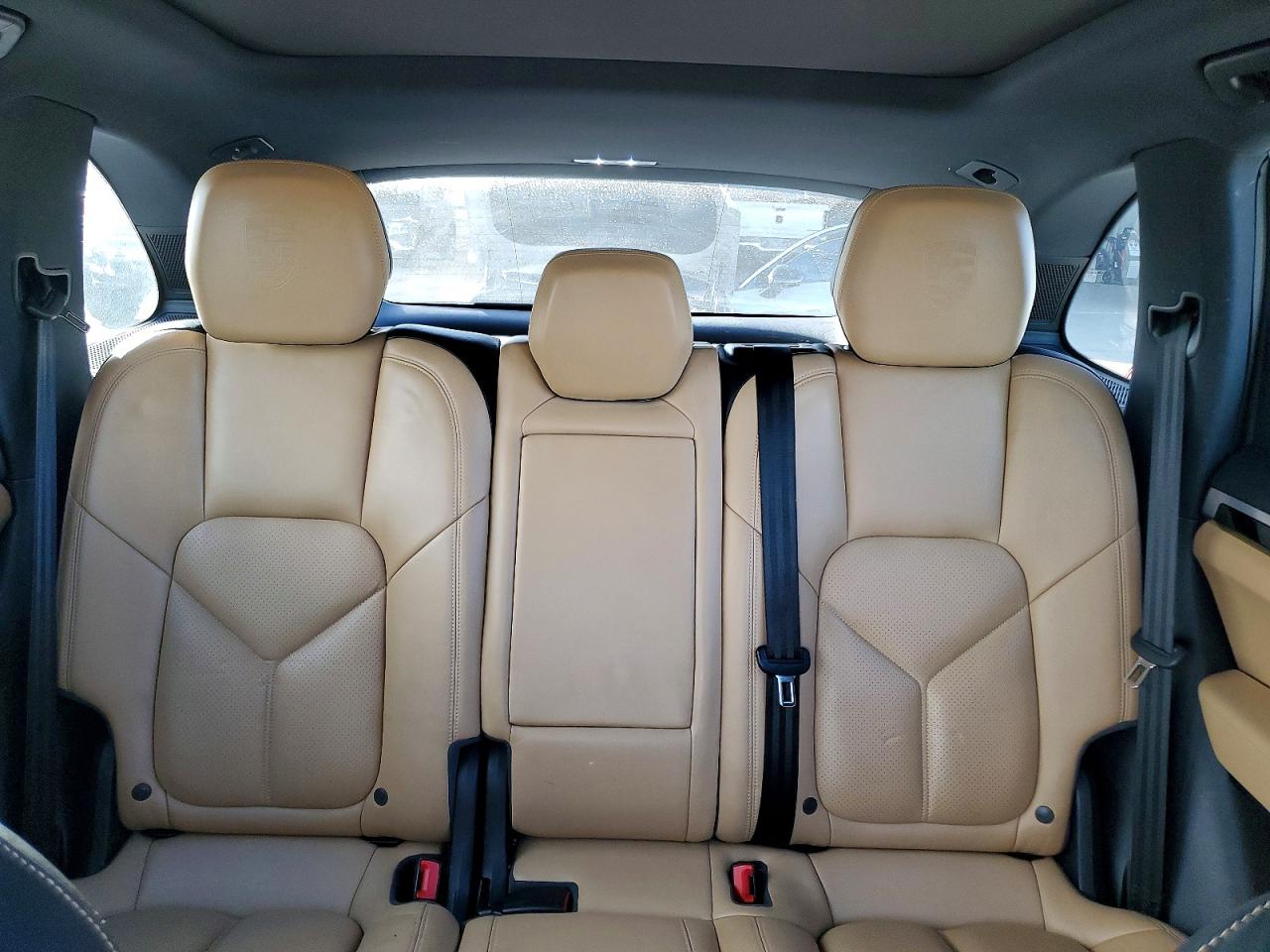 2017 PORSCHE CAYENNE photo 10