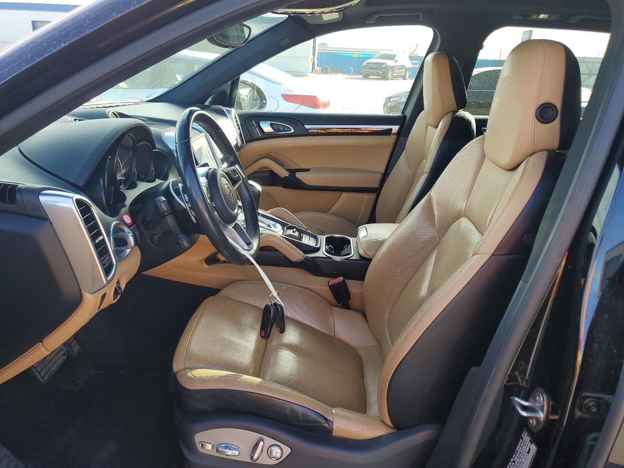 2017 PORSCHE CAYENNE photo 7