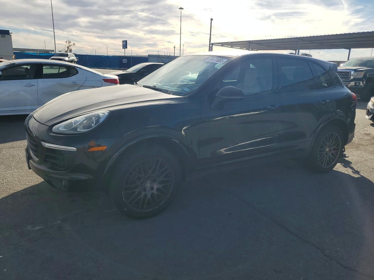 2017 PORSCHE CAYENNE