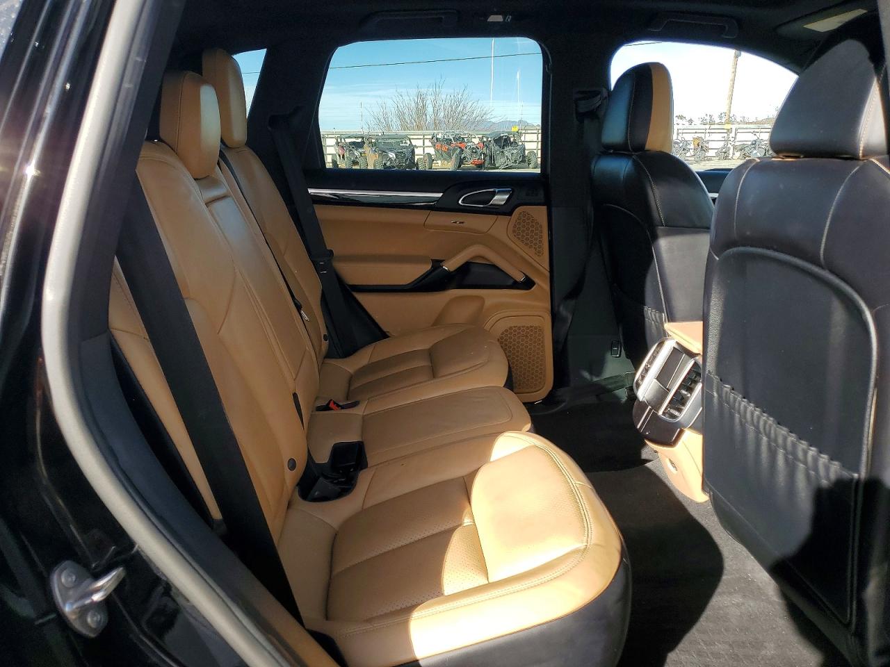 2017 PORSCHE CAYENNE photo 11