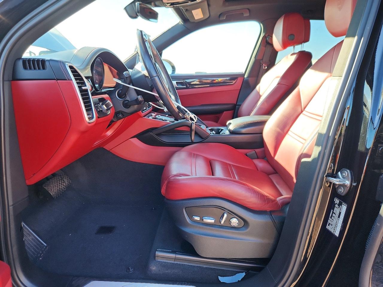 2020 PORSCHE CAYENNE photo 7