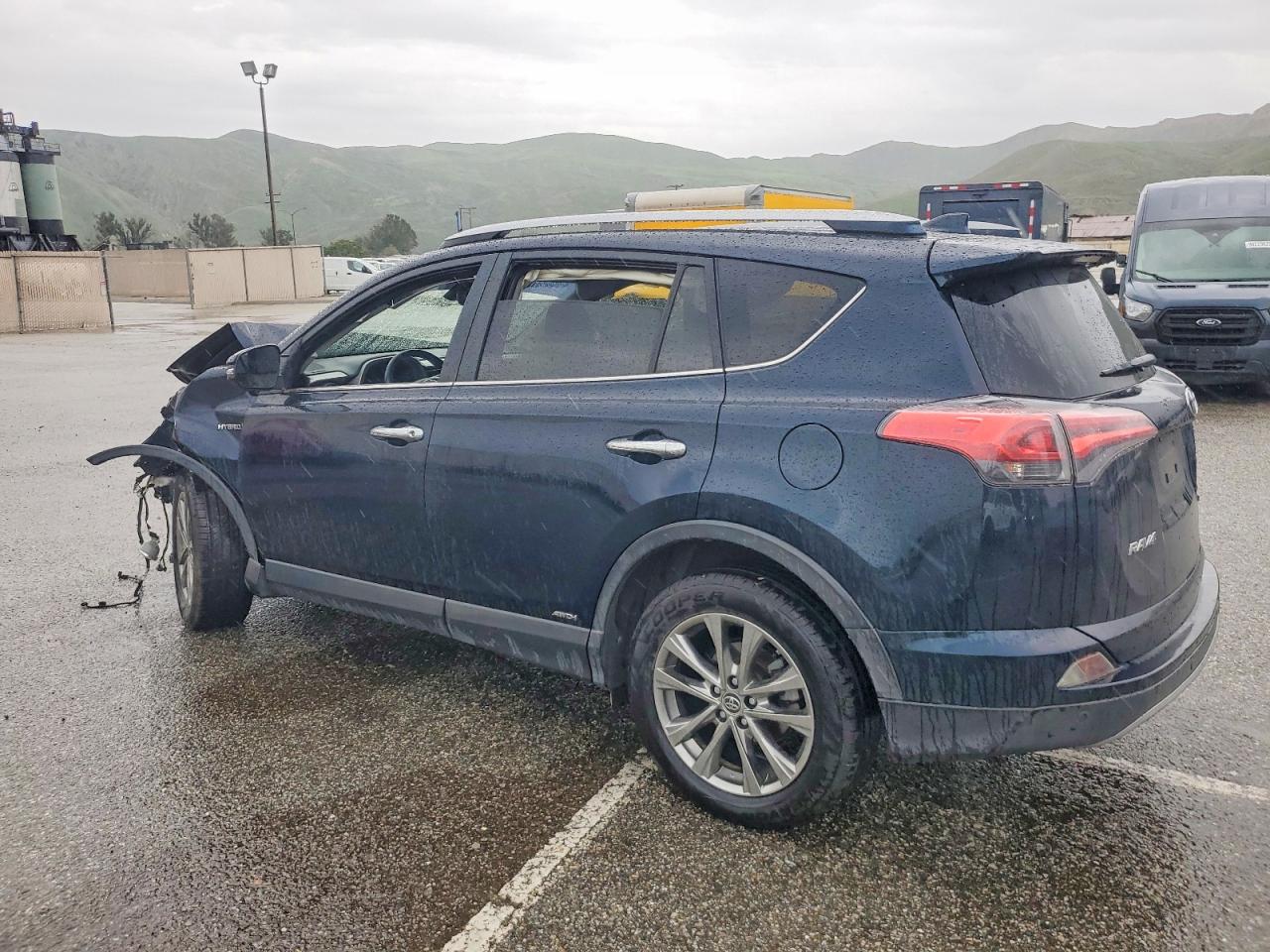 2018 TOYOTA RAV4 HV LIMITED photo 2