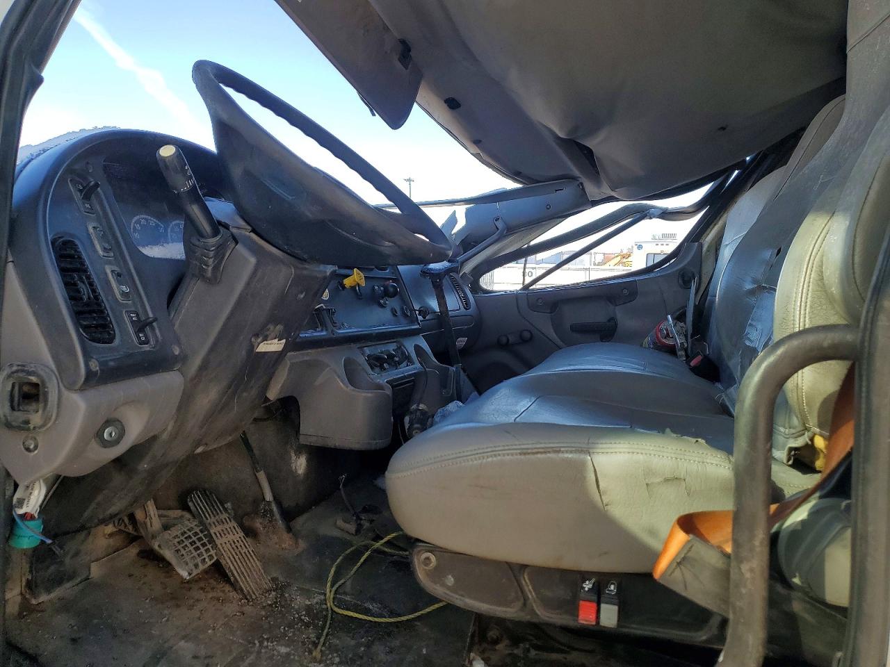 2008 FREIGHTLINER BUSINESS CLASS M2 BOX TRUCK photo 7