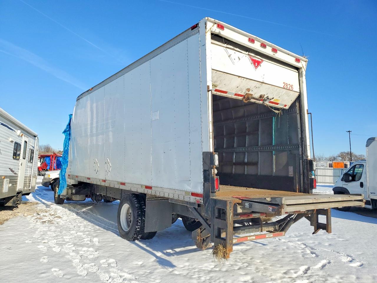 2008 FREIGHTLINER BUSINESS CLASS M2 BOX TRUCK photo 2