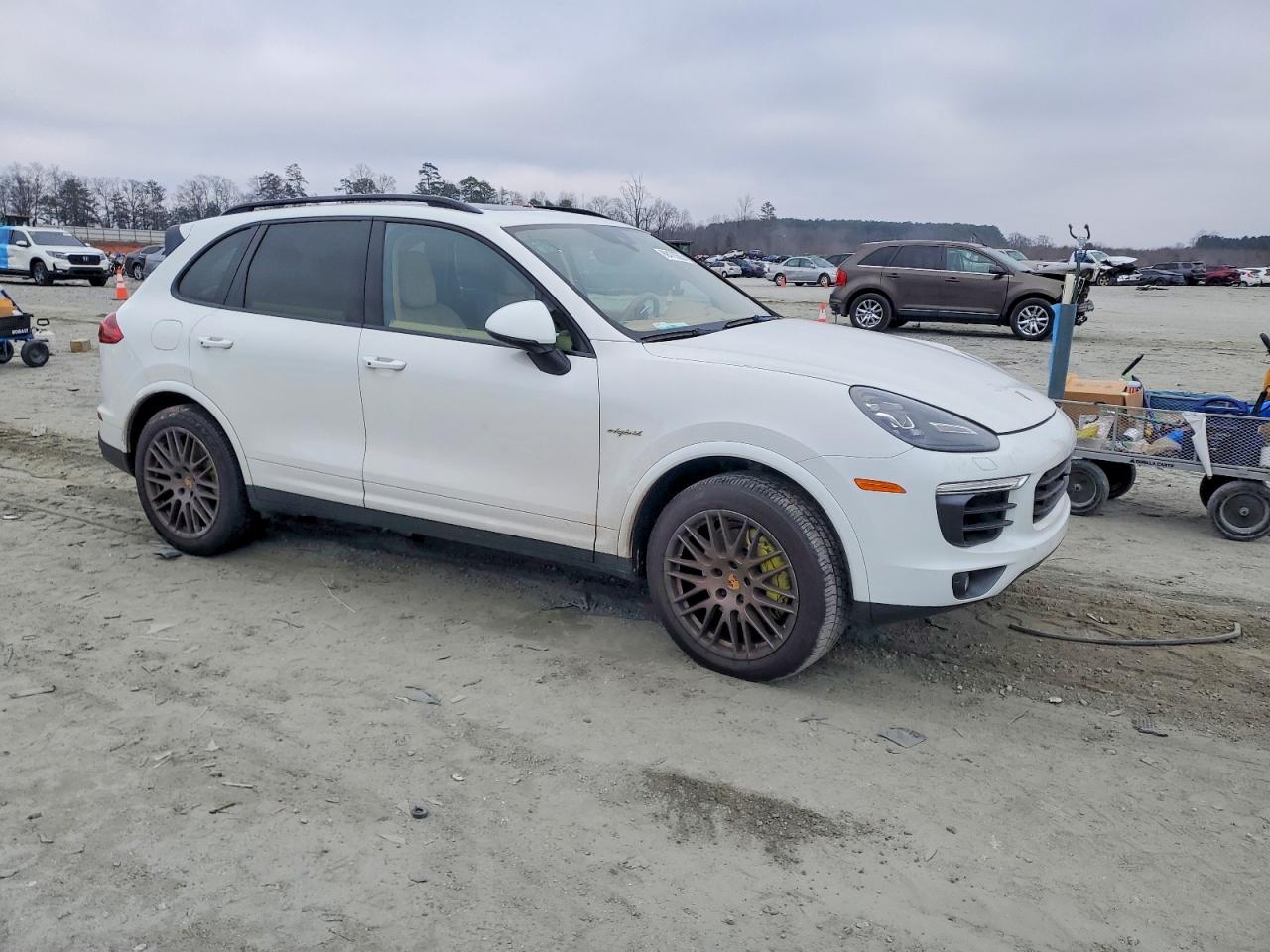 2017 PORSCHE CAYENNE SE HYBRID PLATINUM photo 4
