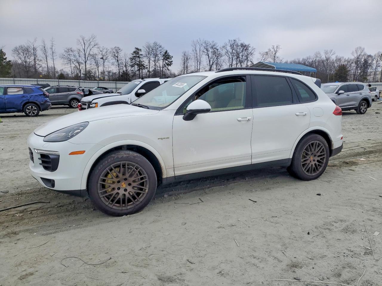 2017 PORSCHE CAYENNE