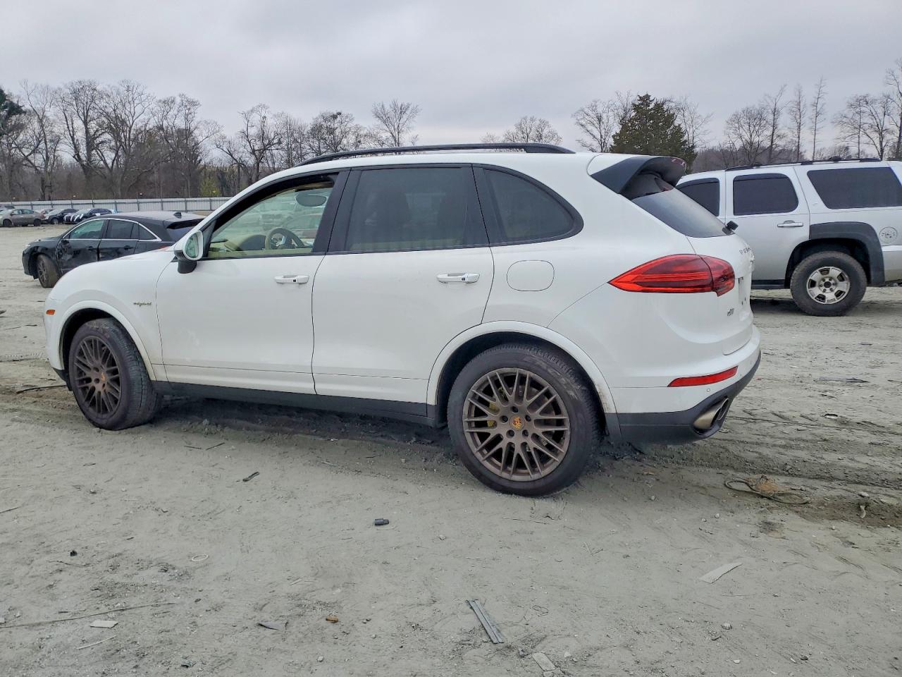 2017 PORSCHE CAYENNE SE HYBRID PLATINUM photo 2