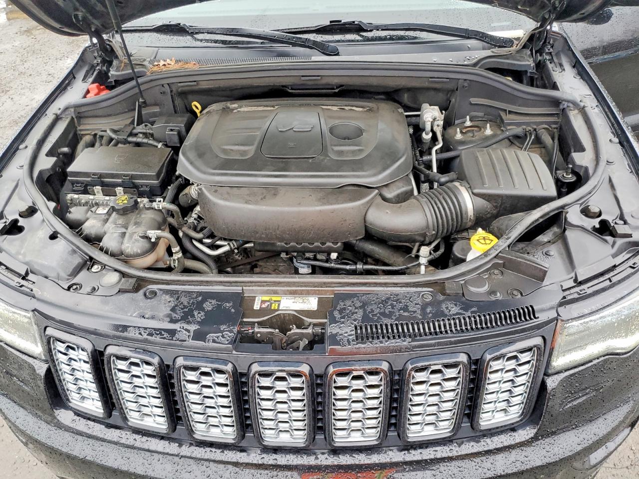 2020 JEEP GRAND CHEROKEE LAREDO photo 12