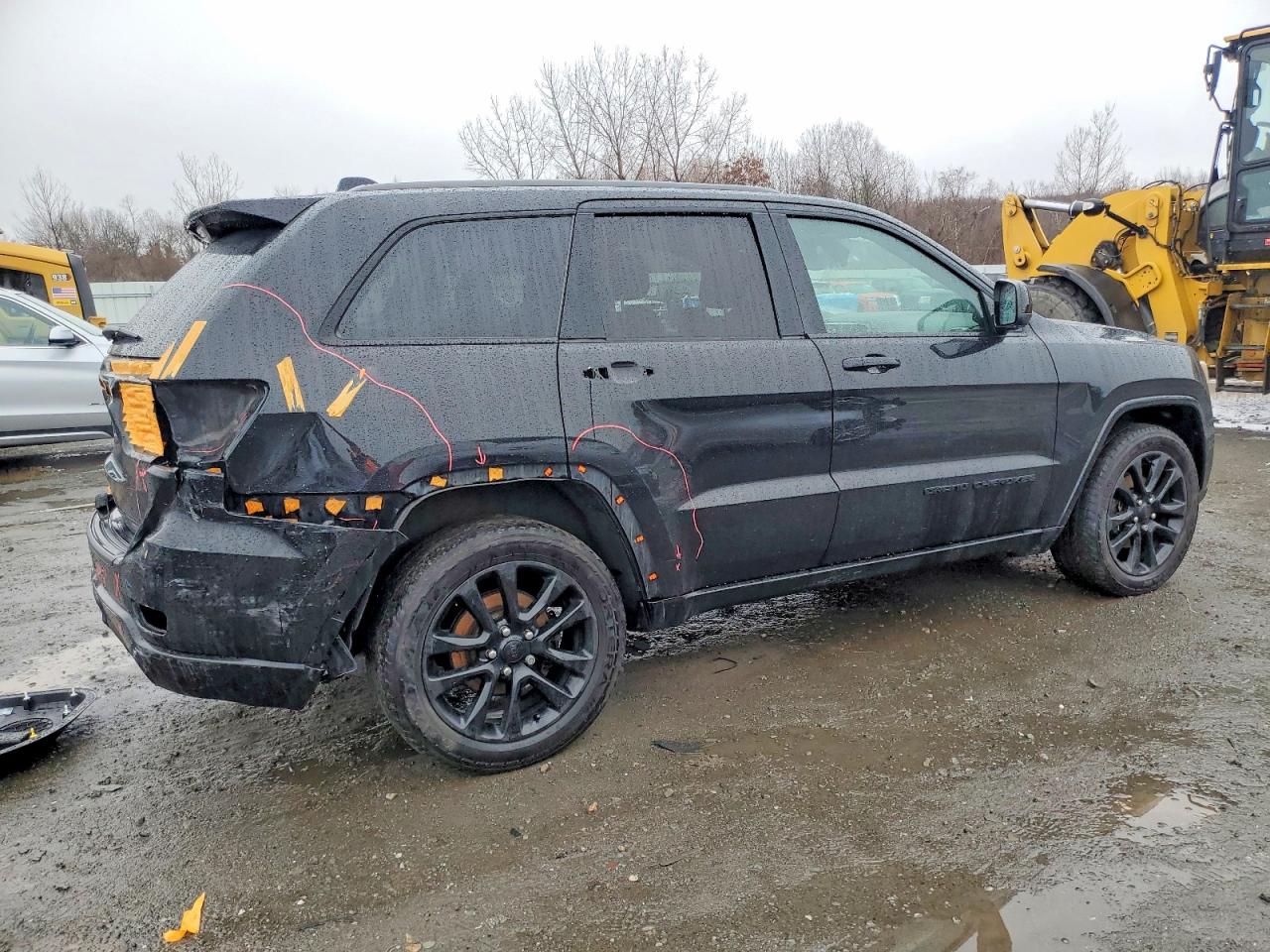 2020 JEEP GRAND CHEROKEE LAREDO photo 3