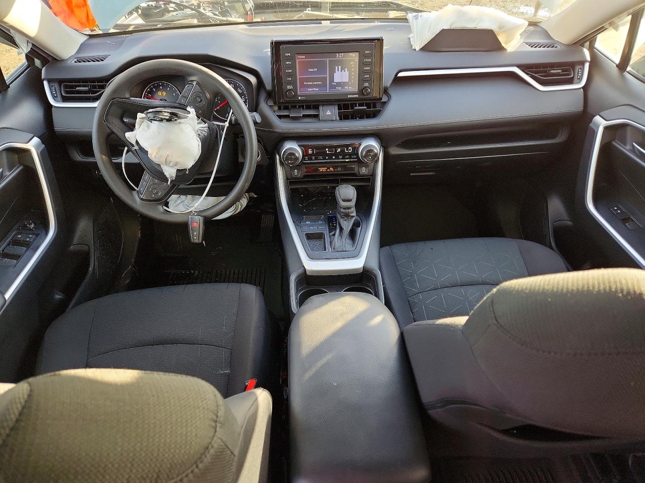 2021 TOYOTA RAV4 XLE photo 8