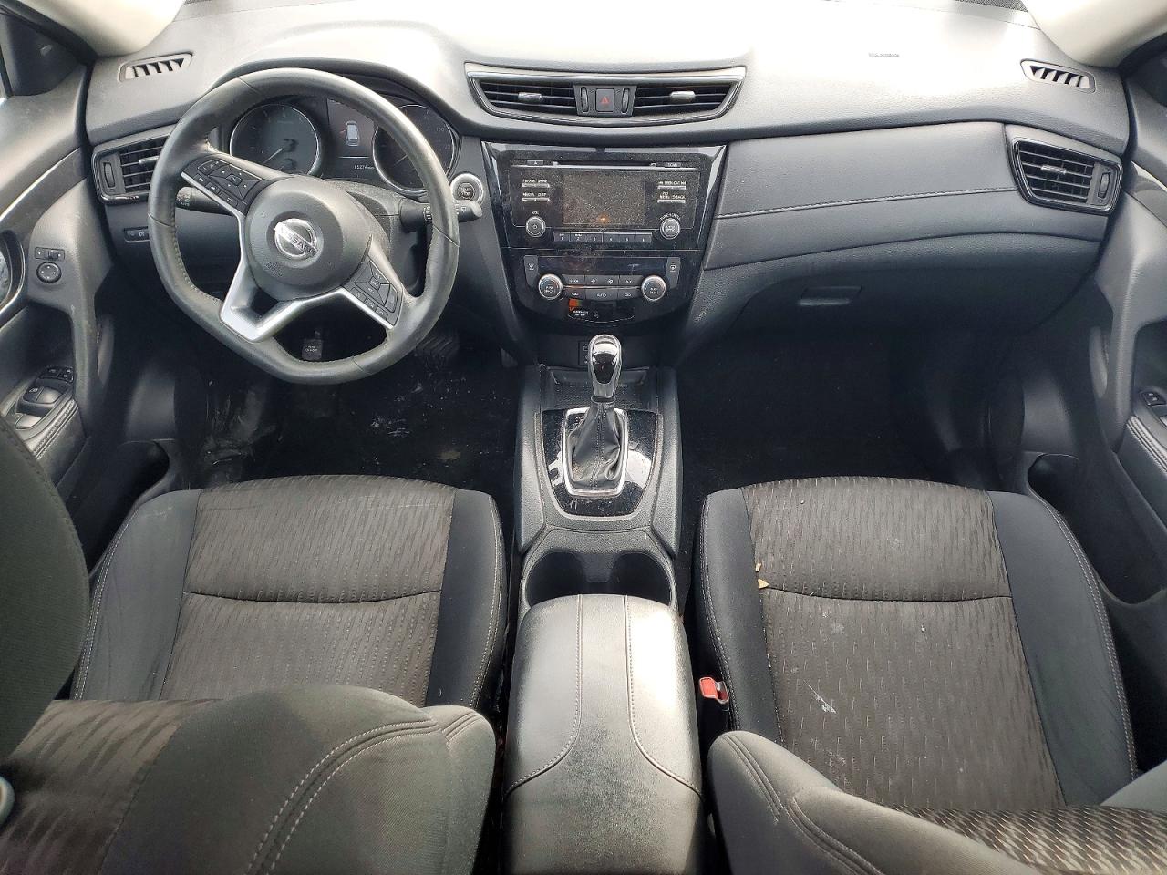 2017 NISSAN ROGUE SV photo 8