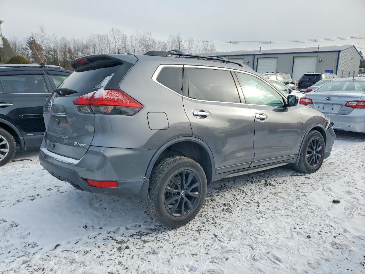 2017 NISSAN ROGUE SV photo 3
