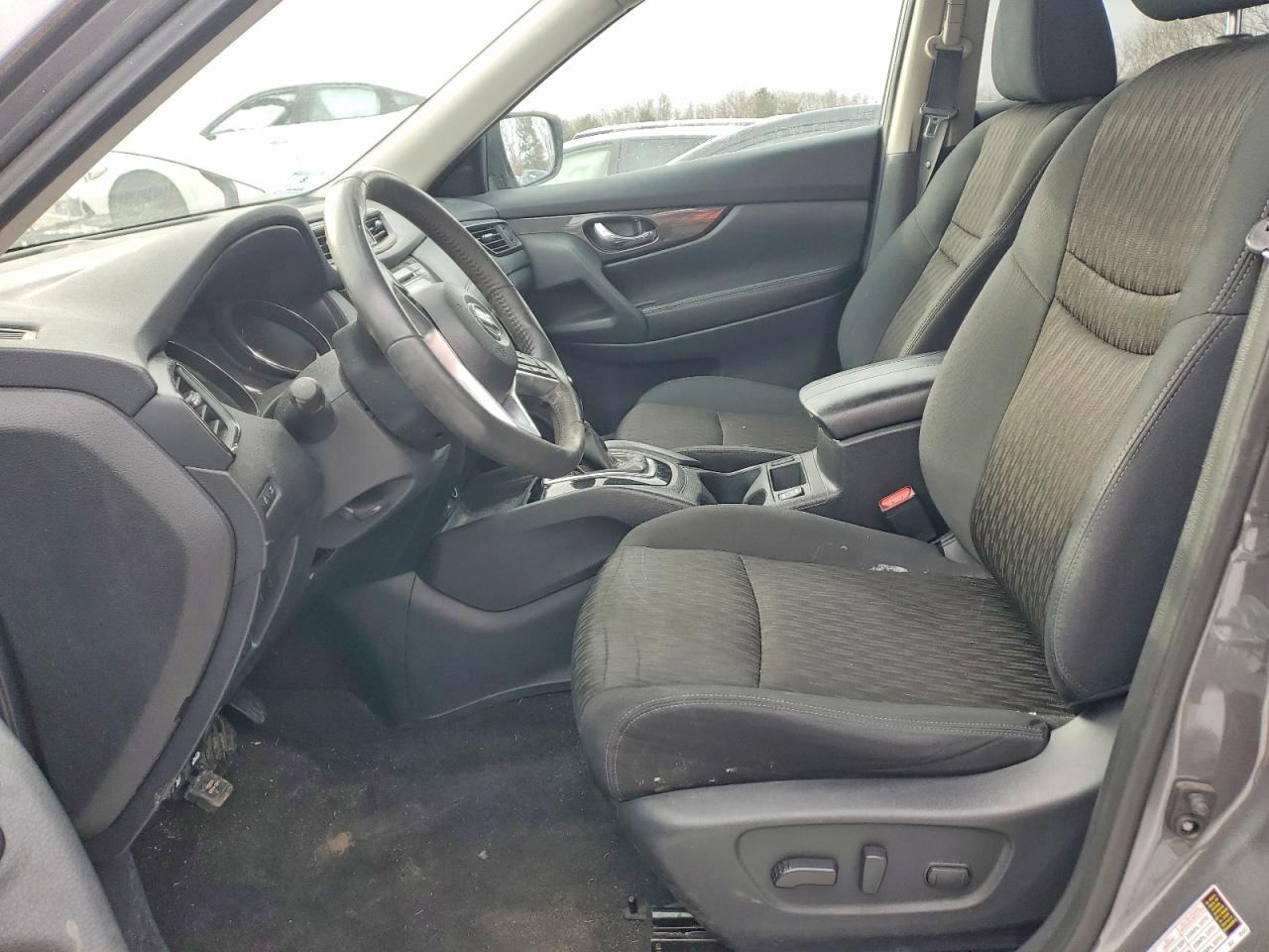 2017 NISSAN ROGUE SV photo 7
