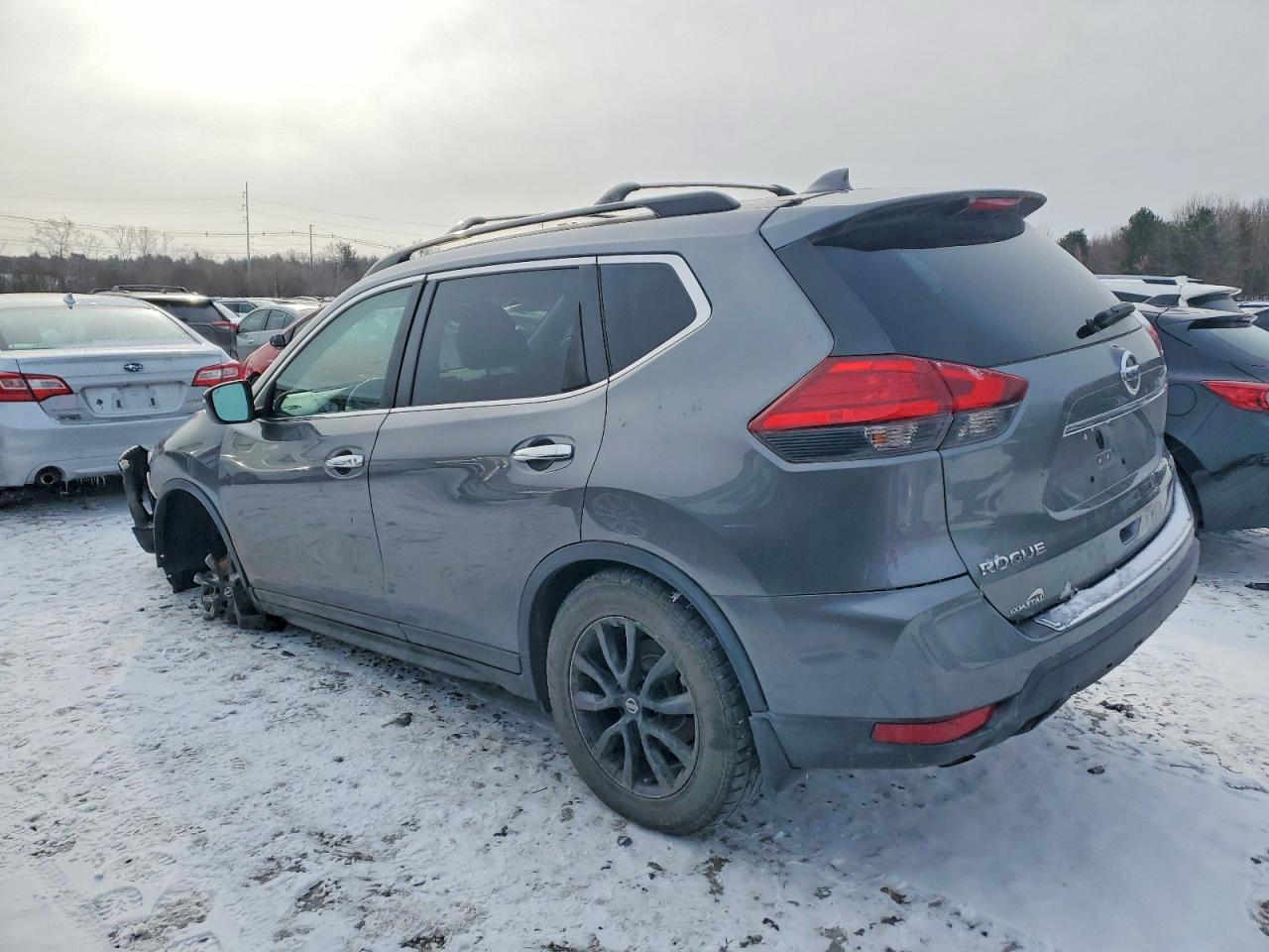 2017 NISSAN ROGUE SV photo 2